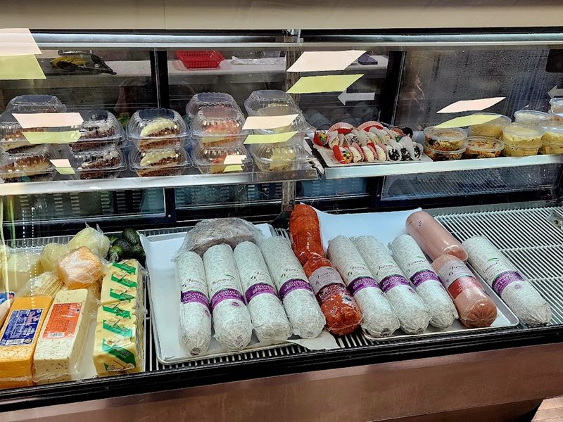 Frank's Deli food